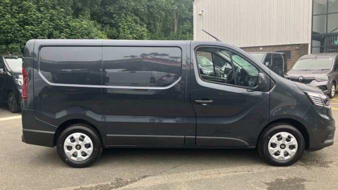 Renault Trafic Swb Diesel SL30 Blue dCi 150 Advance [Safety] Van EAG9 - Image 9